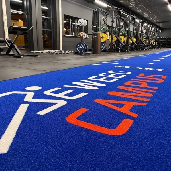 Heavy Sprinttrack met nummers en gepersonaliseerd logo